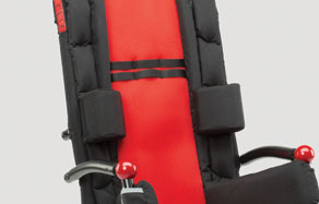 Bålstöd som stabiliserar överkroppen i CLIP-vagnen.