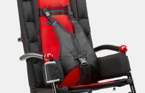 Fempunkts-seleväst som kombinerar väst och sele för optimalt stöd.